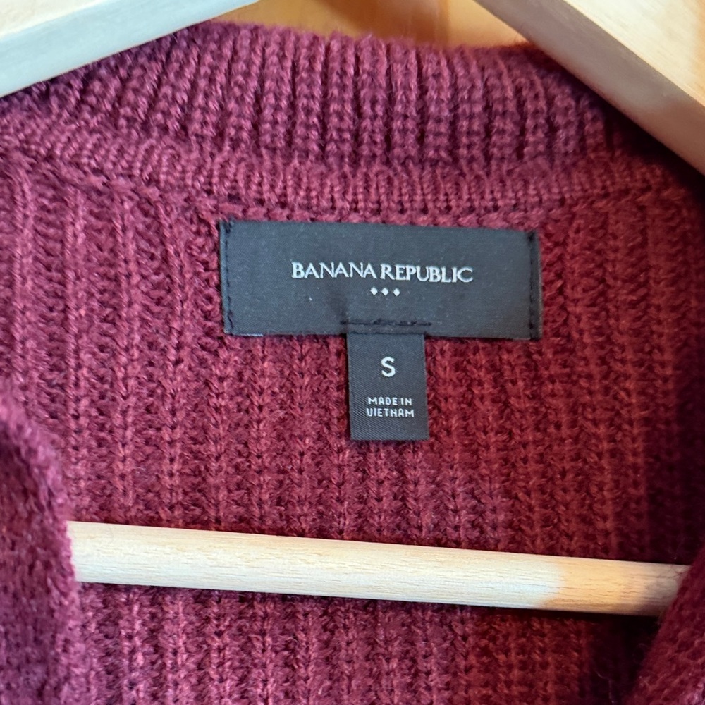 Banana Republic Deep Wine V-Neck Collared Sweater - Picture 2 of 11